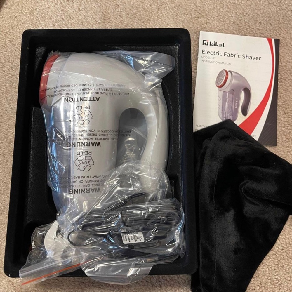 Electric fabric shaver